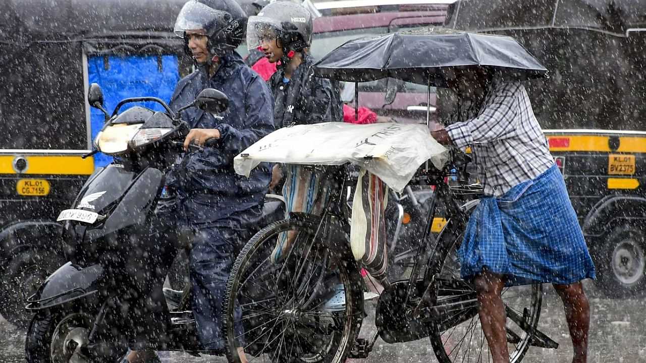 Weather Update : கேரளாவில் வெளுத்து வாங்கும் கனமழை.. தமிழ்நாடு நிலைமை என்ன?