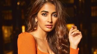 Pooja Hegde Photos: தமிழில் மீண்டும் களமிறங்கும் பூஜா.. சூர்யா படத்தில் ஒப்பந்தம்?