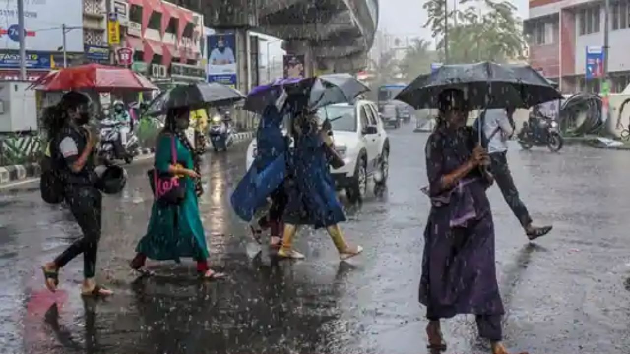 Tamil Nadu Weather : அடுத்த 3 மணி நேரம்.. இந்த மாவட்டங்களில் பிச்சு உதற போகுது மழை.. வானிலை மையம் அலர்ட்!