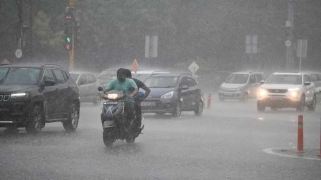 Tamilnadu Weather: 4 மாவட்டங்களுக்கு இன்று ரெட் அலர்ட்... கவனம் மக்களே.. வானிலை மையம் எச்சரிக்கை!