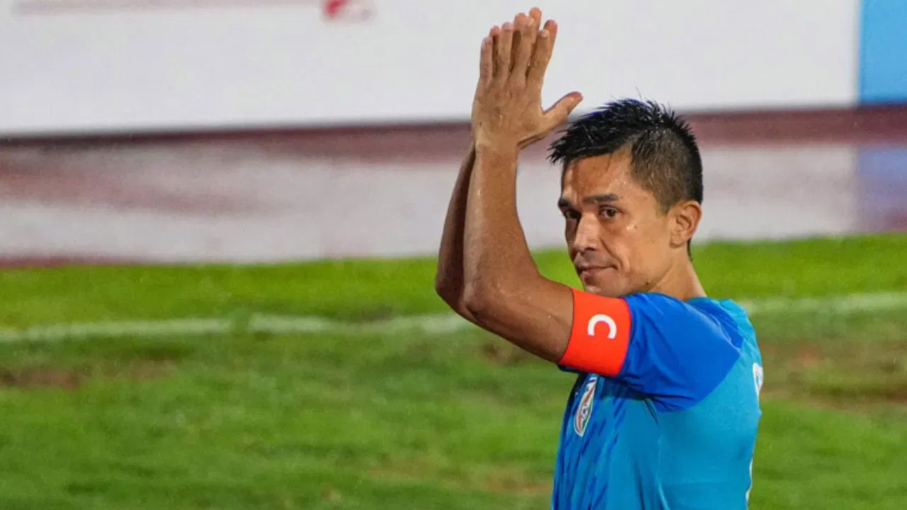 Sunil Chhetri Retirement :இந்திய கால்பந்து அணி கேப்டன் சுனில் சேத்ரி திடீர் ஓய்வு.. அதிர்ச்சி ரசிகர்கள்.!