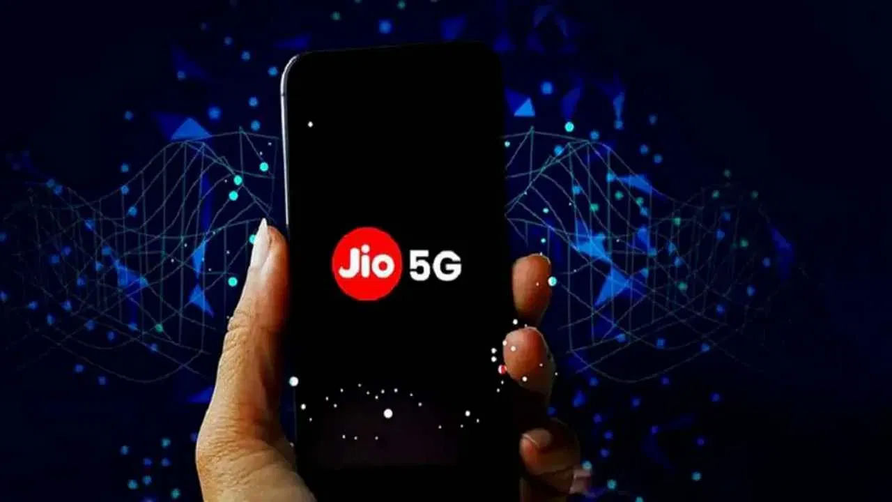 Jio New 5G Plans: அதிரடியாக உயர்ந்த ஜியோ ரீசார்ஜ் கட்டணம்.. எவ்வளவு தெரியுமா? வாடிக்கையாளர்கள் அதிர்ச்சி!
