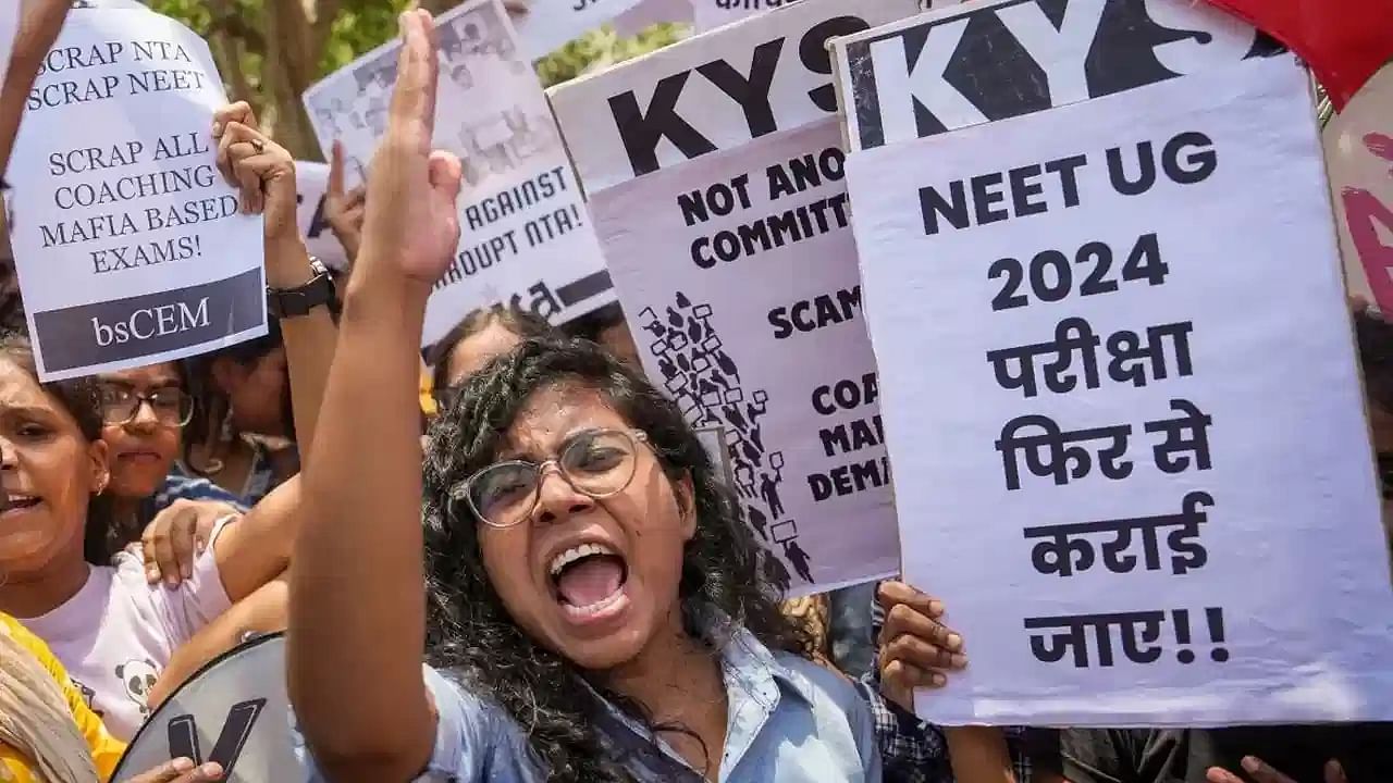 NEET UG Retest: நீட் மறுதேர்வை எழுதாத 750 மாணவர்கள்.. அதிர்ச்சி கொடுத்த தேசிய தேர்வு முகமை!