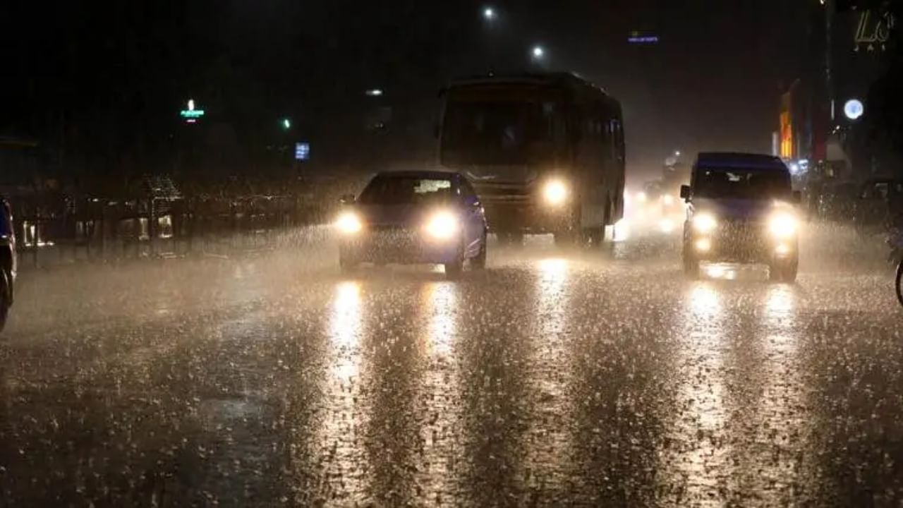 Chennai Rains: சென்னையில் நள்ளிரவில் வெளுத்து வாங்கிய கனமழை.. எத்தனை நாட்களுக்கு தொடரும்? வானிலை மையம் தகவல்!