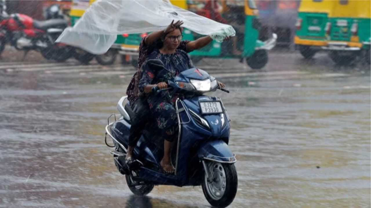 Tamilnadu Rain Alert: இரண்டு மாவட்டங்களுக்கு கனமழை எச்சரிக்கை.. மீனவர்கள் கடலுக்கு செல்ல வேண்டாம் என அறிவுறுத்தல்..!