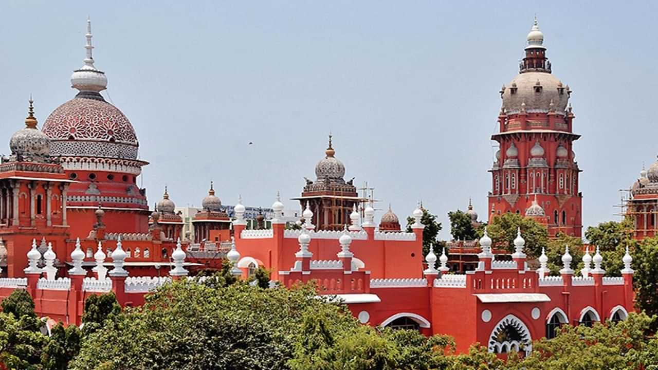 Chennai High Court Jobs: டிகிரி முடித்தவர்களா? மாதம் ரூ.2 லட்சம் சம்பளம்.. விண்ணப்பிக்க மறந்துடாதீங்க!