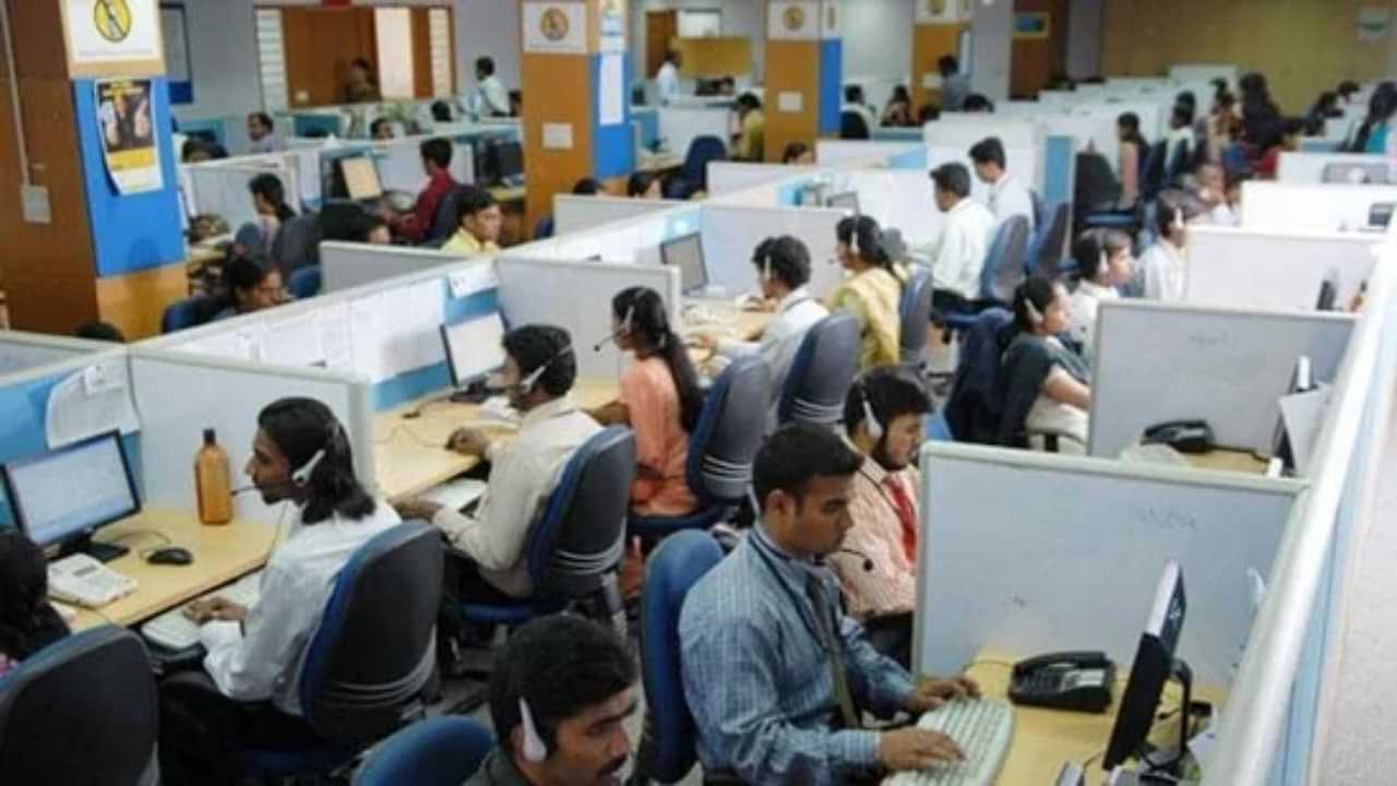 IT Jobs: இளைஞர்களுக்கு அடித்த ஜாக்பாட்.. ஐடி துறையில் ஒரு லட்சம் பேருக்கு வேலை.. மிஸ் பண்ணாதீங்க!