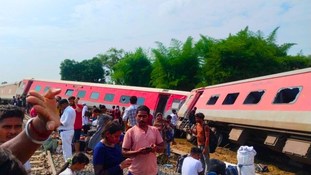 Train Accident : தடம் புரண்ட பயணிகள் ரயில்.. மேலும் ஒரு அதிர்ச்சி சம்பவம்!