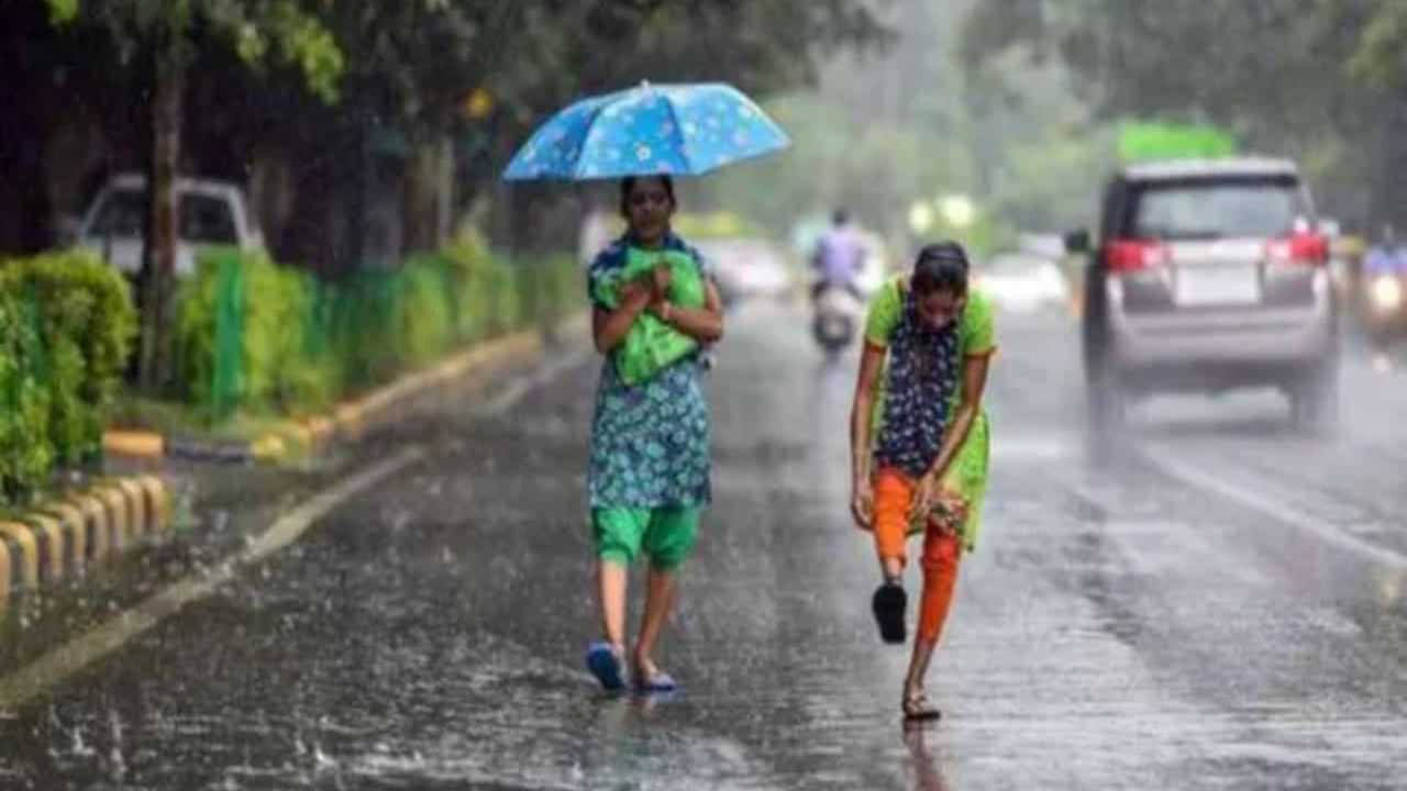 Tamilnadu Weather Alert: தொடரும் கனமழை.. அடுத்த 7 நாட்களுக்கு எப்படி இருக்கும் ? வானிலை சொல்லும் தகவல்..!