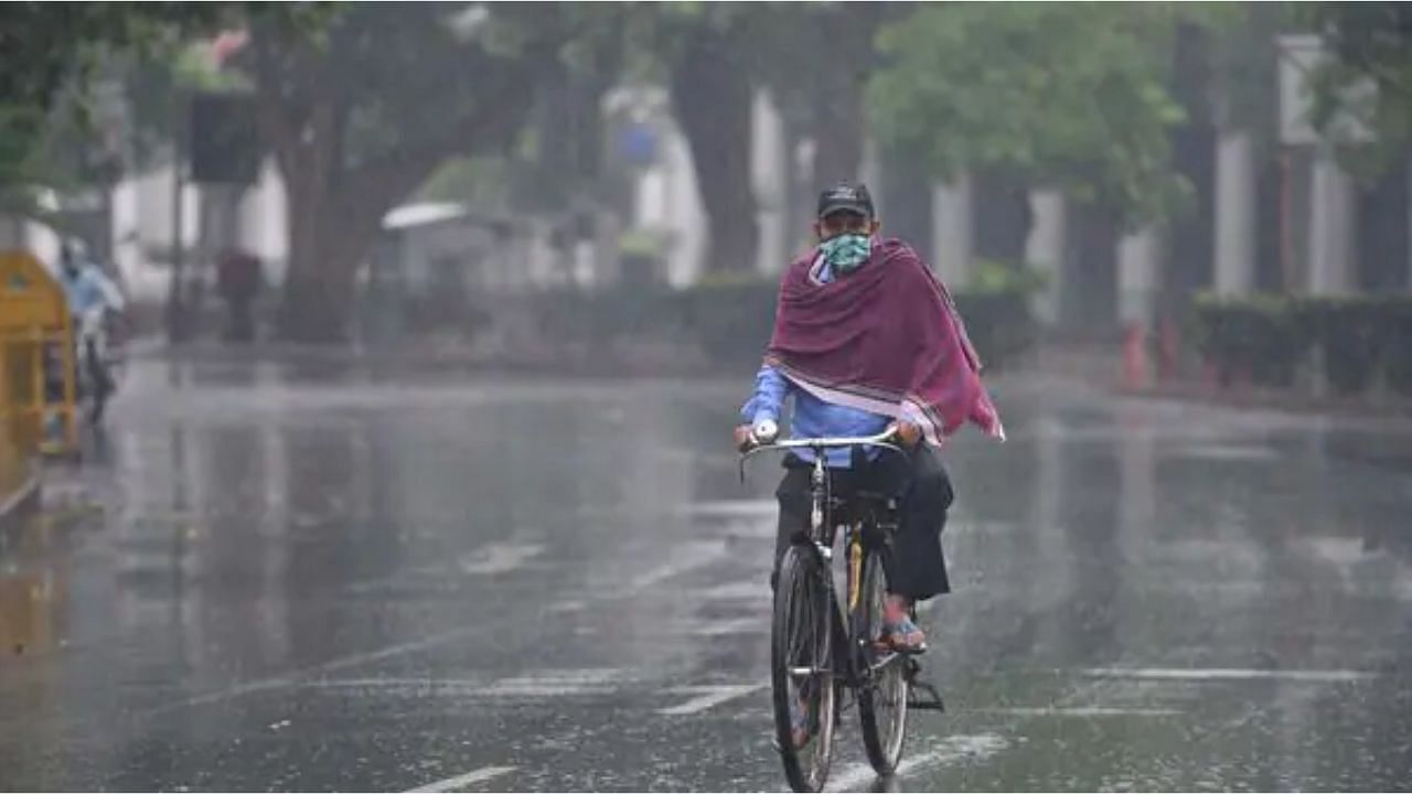 Tamilnadu Weather Alert: அடுத்த 2 நாட்களுக்கு 4 மாவட்டங்களுக்கு கனமழை எச்சரிக்கை.. எங்கெல்லாம் தெரியுமா?