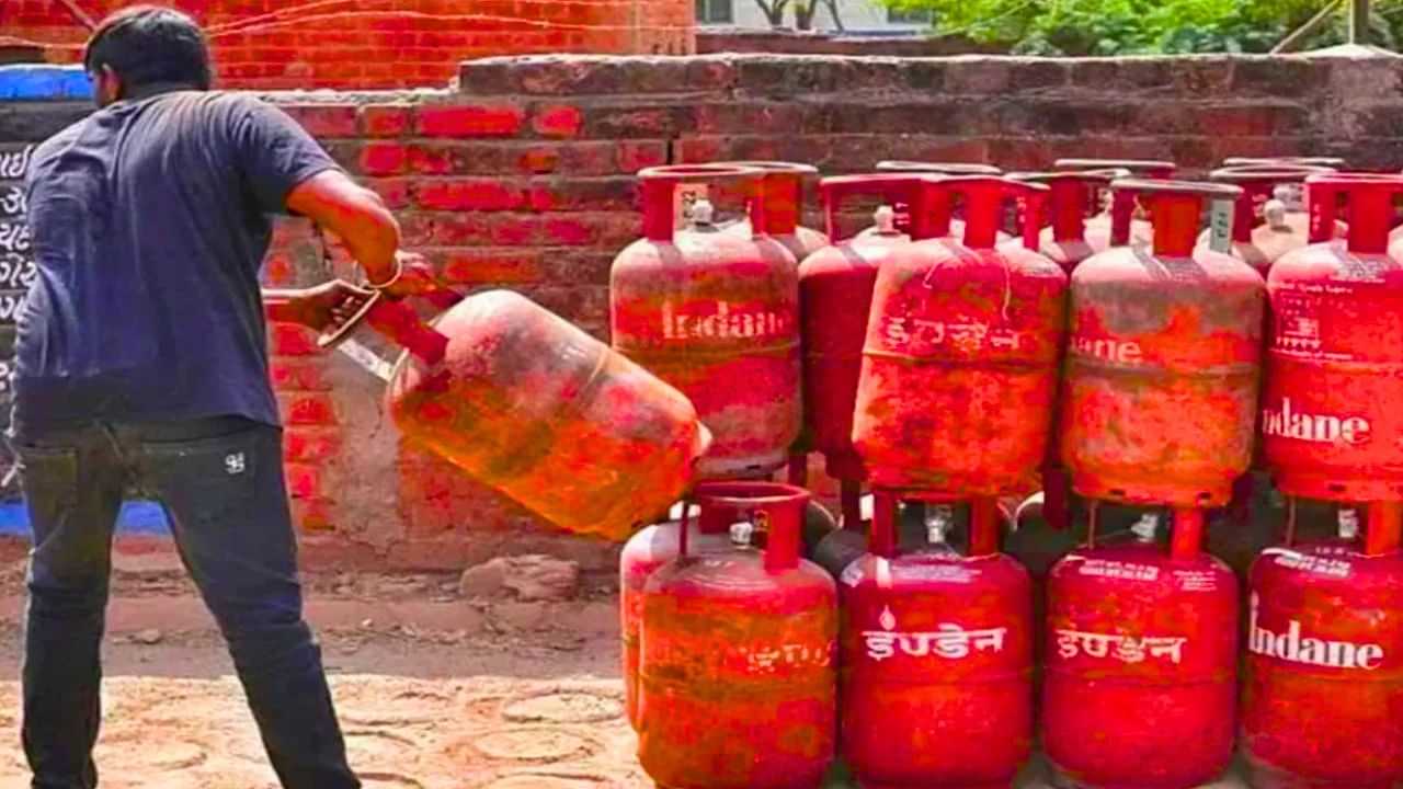 LPG Rate : அதிரடியாக  உயர்ந்த சிலிண்டர் விலை.. எவ்வளவு தெரியுமா?