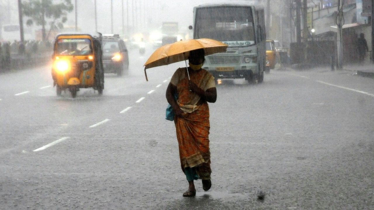 Chennai Rains: விடிய விடிய கொட்டித் தீர்த்த மழை.. ஜில்லென்று மாறிய சென்னை… இன்னும் தொடருமா?