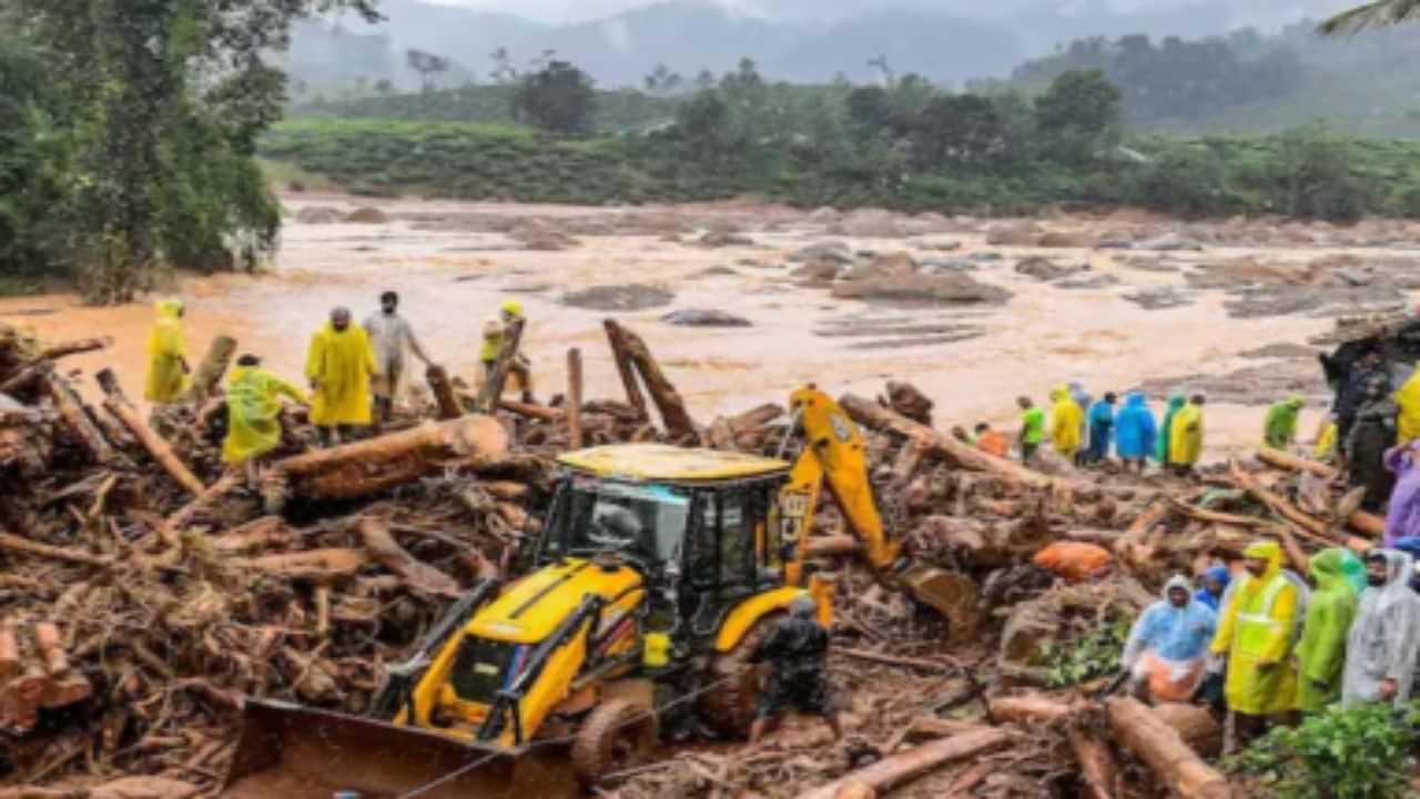 Wayanad Landslide: வயநாடு நிலச்சரிவு கோரம்.. 300-ஐ தாண்டிய உயிரிழப்பு எண்ணிக்கை.. தமிழர்களின் நிலை என்ன?