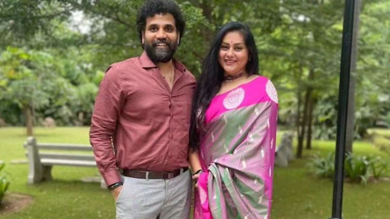 “இந்து மத சான்றிதழ் கேட்டனர்” – மீனாட்சி அம்மன் கோயில் நிர்வாகம் மீது நடிகை நமீதா பரபர புகார்