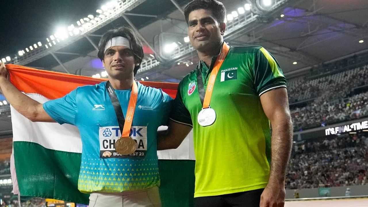 Neeraj Chopra: வெள்ளி பதக்கத்துடன் வீடு திரும்பும் நீரஜ் சோப்ரா.. பாகிஸ்தானின் நதீம் தங்கம் வென்று அசத்தல்..!