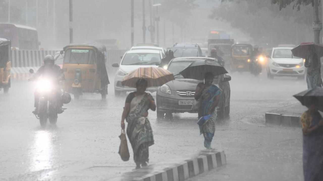 Tamilnadu Weather Alert: அடுத்த 5 நாட்களுக்கு கனமழை எச்சரிக்கை.. எந்தெந்த மாவட்டங்கள்? அலர்ட் கொடுத்த வானிலை மையம்!