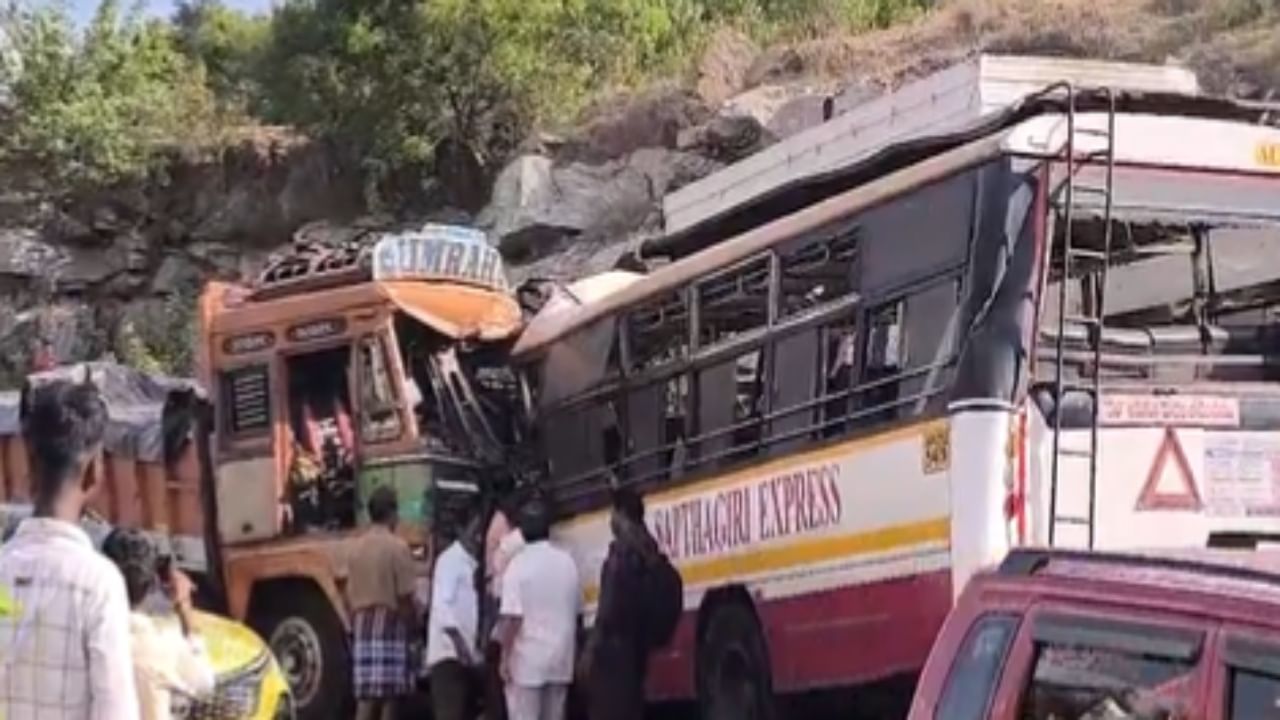 Chittoor Road Accident: லாரி மீது பேருந்து மோதி கோர விபத்து..  8 பேர் உயிரிழப்பு.. சித்தூரில் அதிர்ச்சி!