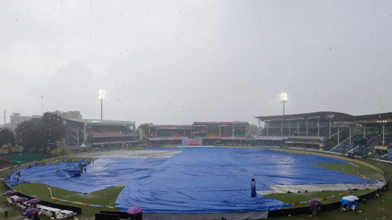 IND vs BAN 2nd Test Day 2: இந்தியா vs வங்கதேச டெஸ்டின் 2வது நாள் ரத்தா..? போட்டிக்கு நடுவே மழை ஆடப்போகும் ஆட்டம்!