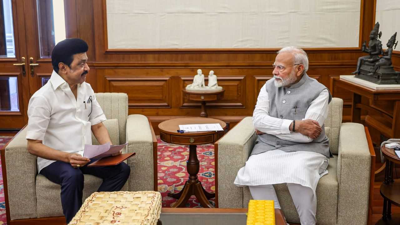 PM Modi CM Stalin Meet: 30 நிமிடம்.. பிரதமர் மோடியை சந்தித்த முதலமைச்சர் ஸ்டாலின்..  என்ன பேசுனாங்க தெரியுமா?