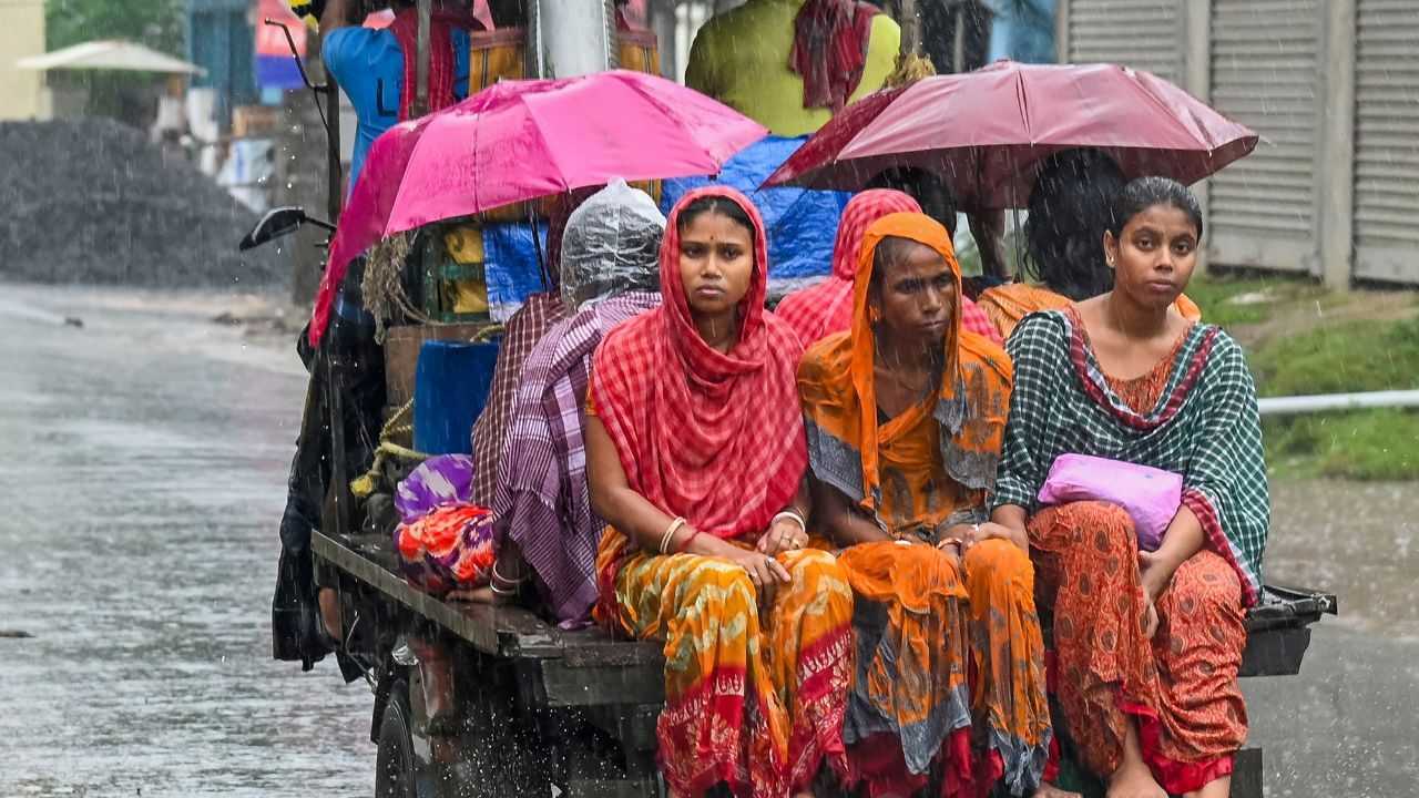 Tamilnadu Weather Alert: வெளியே போறீங்களா? குடையுடன் போங்க மக்களே.. காலை 10 மணி வரை செம்ம மழை இருக்கு..