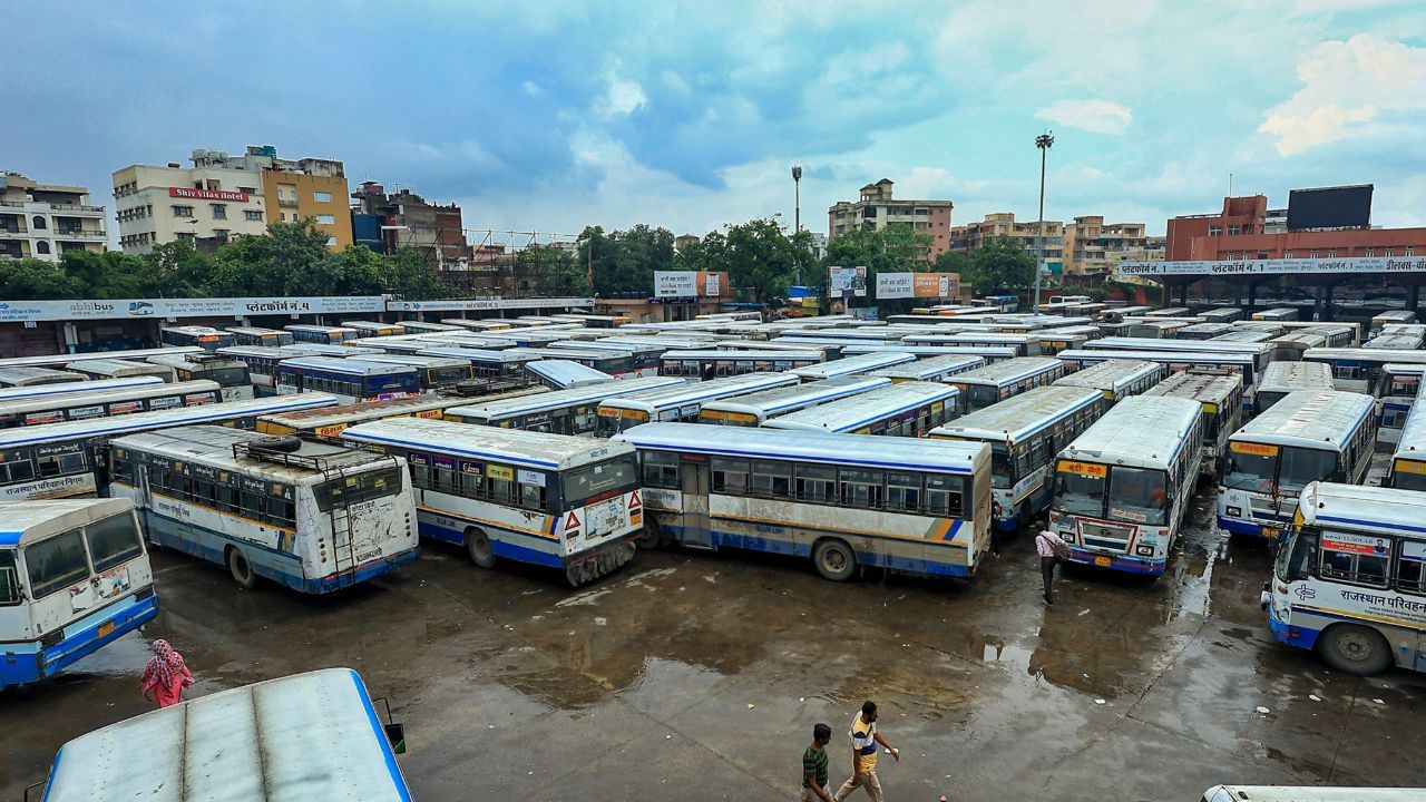 Special Buses: ஊருக்கு போற ப்ளான் இருக்கா? 3 நாட்களுக்கு சிறப்பு பேருந்து இயக்க திட்டம்.. முழு விவரம்..