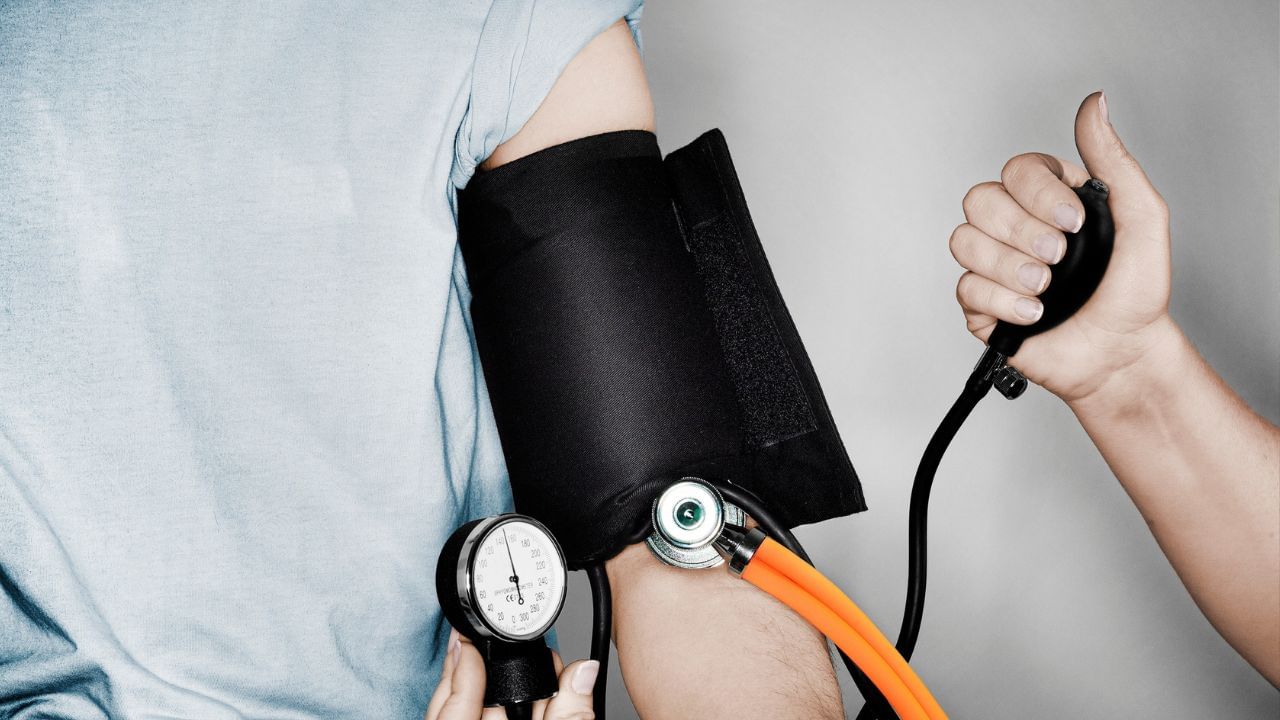 Blood Pressure: உயர் இரத்த அழுத்த நோயாளிகள் என்ன சாப்பிடக்கூடாது? இது பிரச்சனையை தரும்!