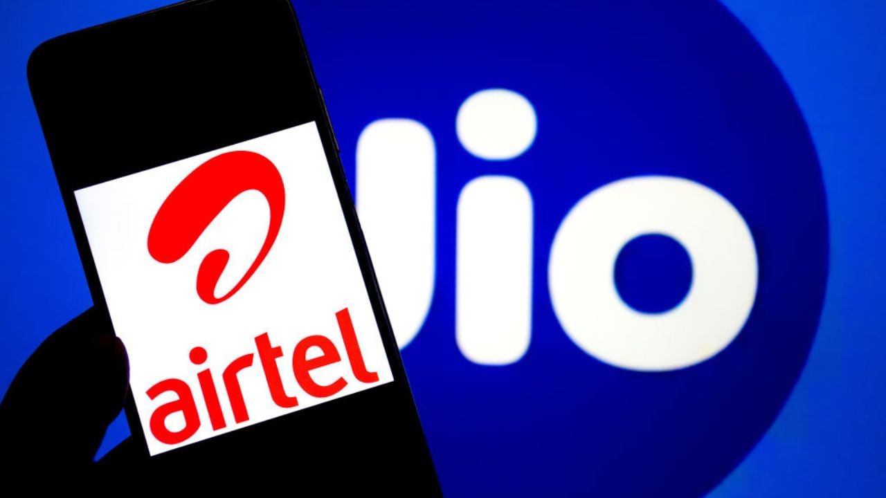 Jio Recharge : அசத்தல் அம்சங்களுடன் 2 புதிய ரீச்சார்ஜ் திட்டங்களை அறிமுகம் செய்த ஜியோ!