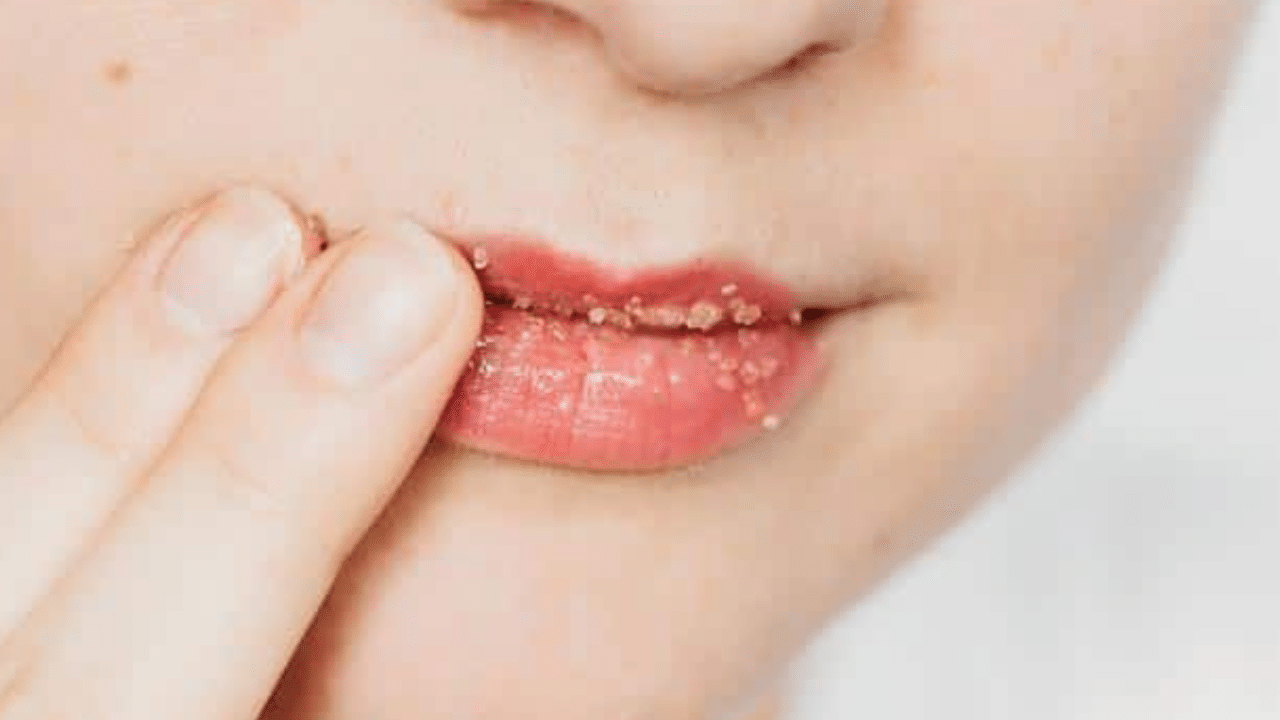 Lip Care: ரோஜா இதழை போன்ற உதடு வேண்டுமா? இதை செய்து பாருங்கள்..