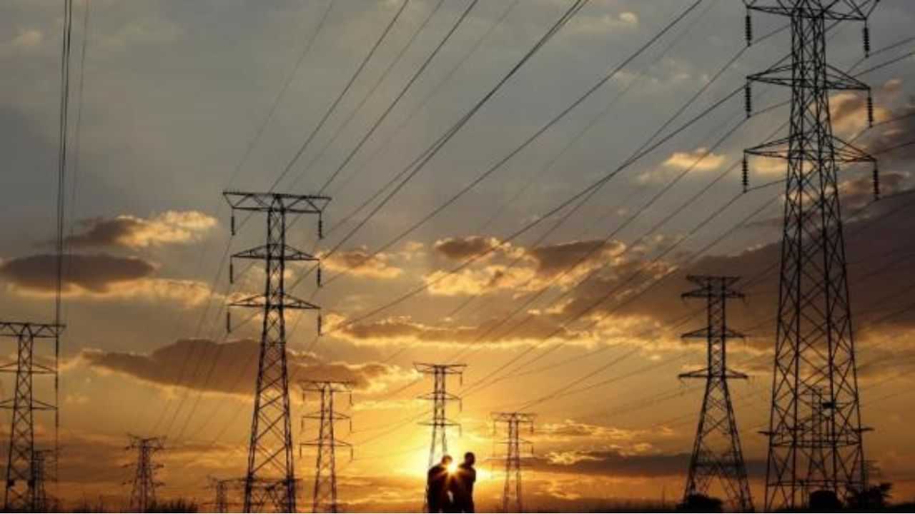 Tamilnadu Powercut: நாளை முக்கிய மாவட்டங்களில் 5 மணி நேர மின் தடை.. உங்க ஏரியாவில் எப்படி?