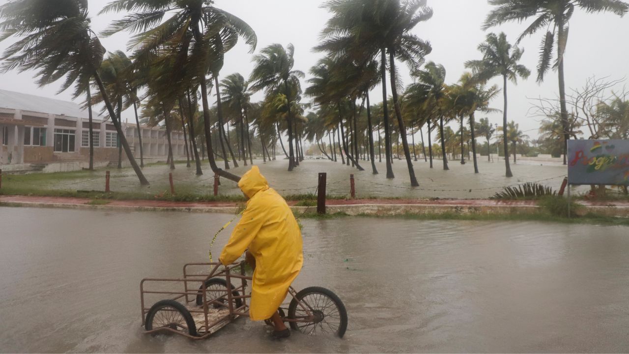 Tamilnadu Weather Alert: மழைக்கு ரெடியா மக்களே..! மீண்டும் ஒரு காற்றழுத்த தாழ்வு பகுதி..