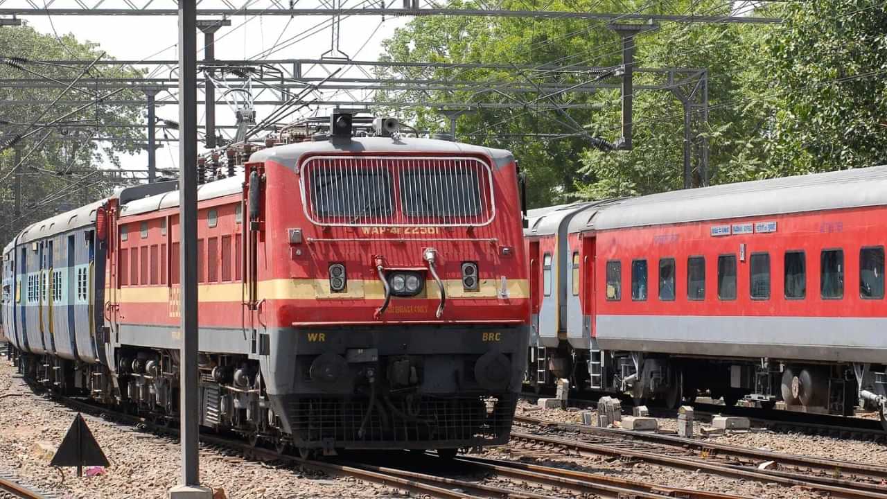 Diwali Special Trains: மக்களே ரெடியாகுங்க.. தீபாவளி சிறப்பு ரயில்கள் அறிவிப்பு!