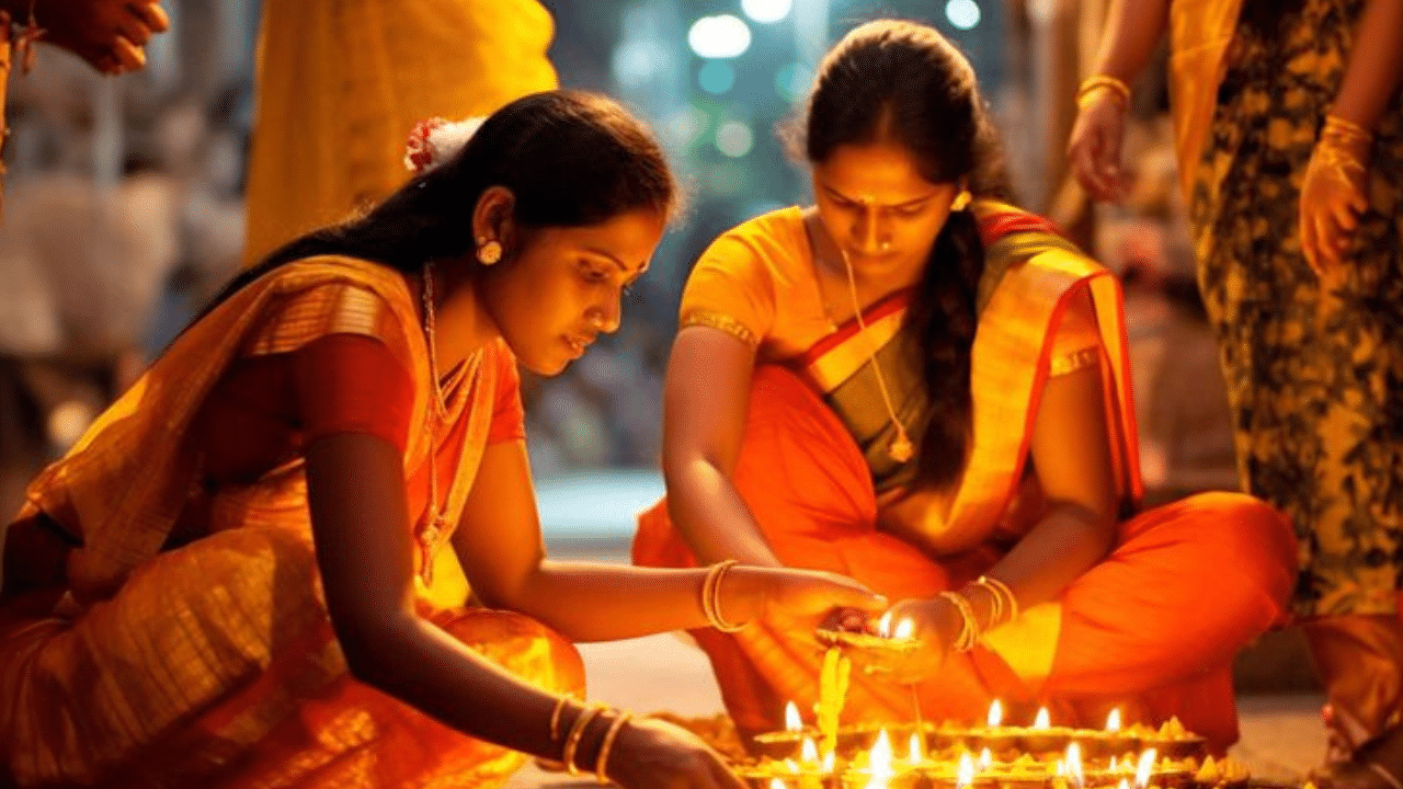 Karthigai Deepam: திருக்கார்த்திகை எப்போது? வீட்டில் தீபமேற்றும் வழிமுறைகள் இதோ!