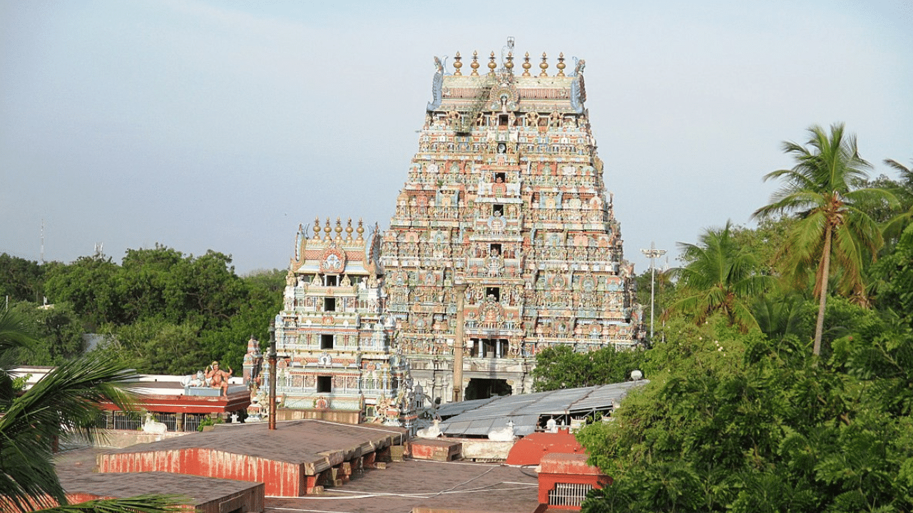 கரூர் மாவட்ட டூர்.. சுற்றுவட்டார பகுதிகளில் பார்க்க வேண்டிய சுற்றுலாதலங்கள்!