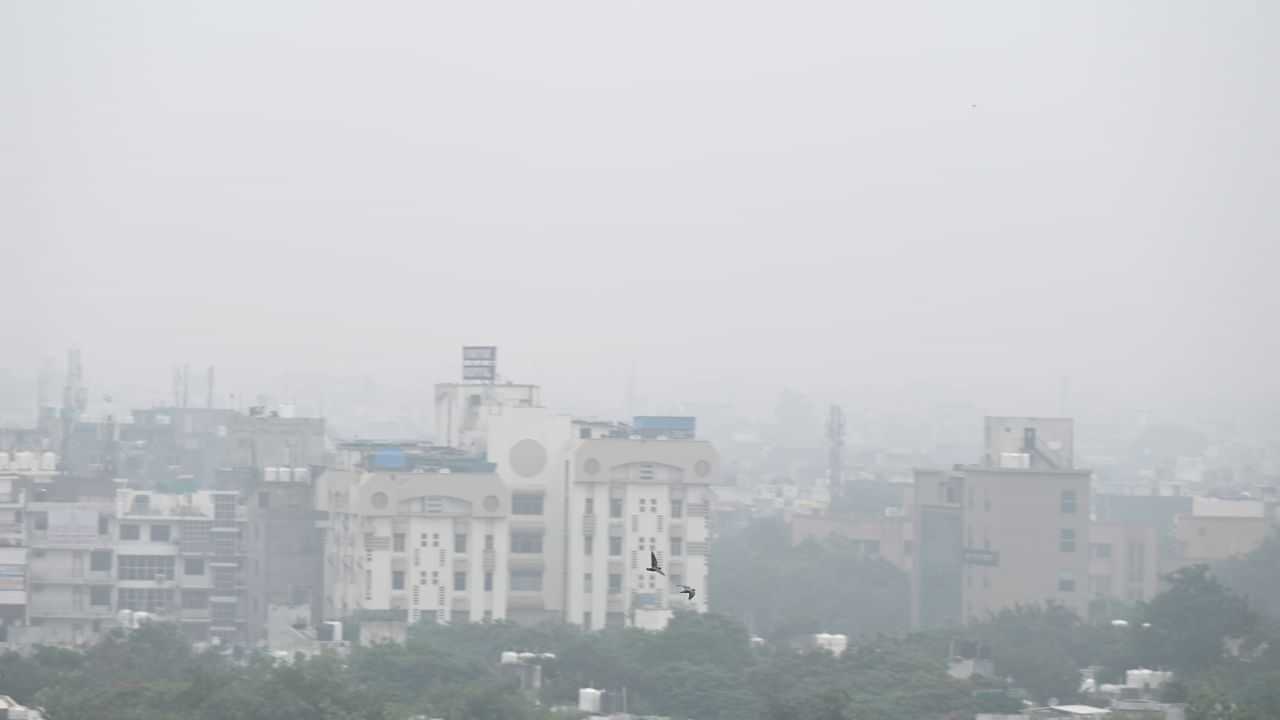 Air Pollution : பாகிஸ்தானில் கடும் காற்று மாசு.. பள்ளிகளுக்கு ஒரு வாரத்திற்கு விடுமுறை!