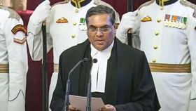 Chief Justice Sanjeev Khanna: இந்தியாவின் புதிய தலைமை நீதிபதியாக சஞ்சீவ் கண்ணா பதவியேற்பு.. யார் இவர்?