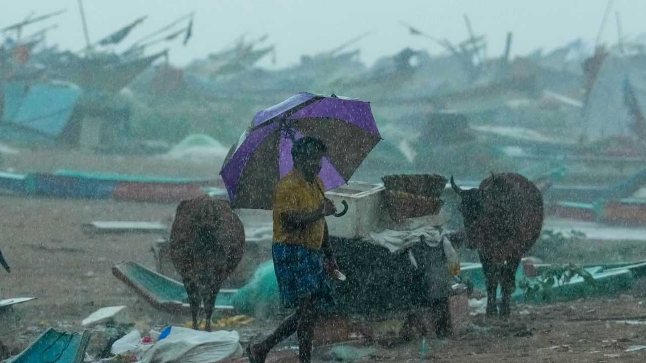 Fengal Cyclone: நாளை உருவாகும் ஃபெங்கல் புயல்.. 3 நாட்களுக்கு ரெட் அலர்ட்.. எந்தெந்த மாவட்டங்களில்?