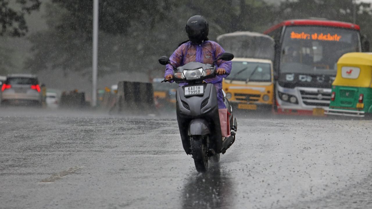 Tamilnadu Rain Alert: 23 ஆம் தேதி வங்கக்கடலில் உருவாகும் காற்றழுத்த தாழ்வு பகுதி.. எந்த திசையில் நகரும்? எந்தெந்த மாவட்டங்களில் மழை இருக்கும்?