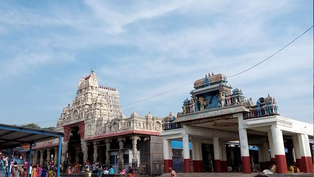 பக்தர்களுக்கு திடீர் தடை.. திருச்செந்தூர் கோயில் நிர்வாகம் முடிவு