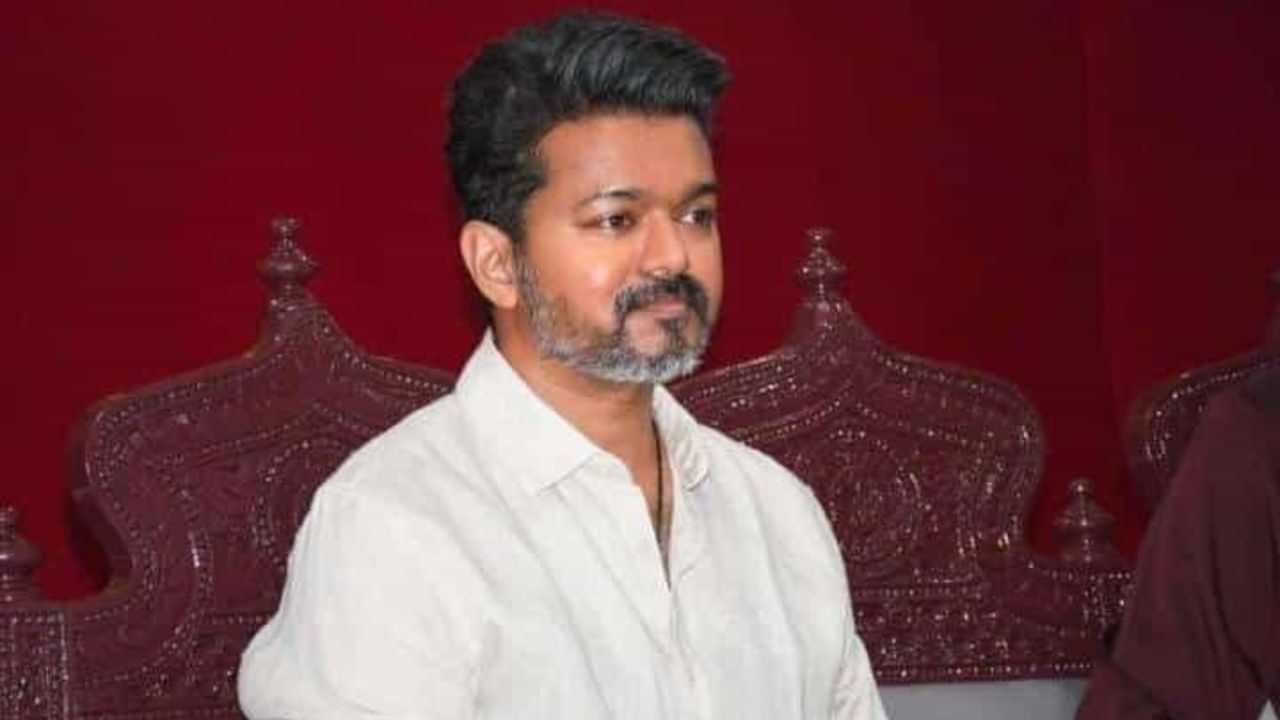 ’தளபதி 69’ படப்பிடிப்பின் இடையே ராணுவ வீரர்களை சந்தித்த விஜய்!