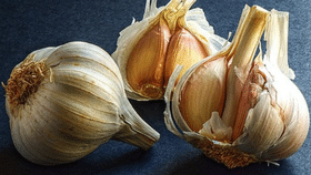 Garlic: உடலில் கெட்ட கொலஸ்ட்ராலை குறைக்க உதவும் பூண்டின் நன்மைகள்…