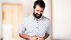 Stomach Cancer: வயிற்றில் இந்த 4 அறிகுறிகளா..? புற்றுநோய் அபாயமாக இருக்கலாம்!